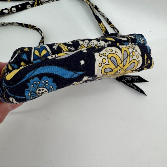 2 VTG Vera Bradley Cottagecore Floral Barrel Bag Butter/Navy & Elephant Bag - Picture 13 of 16